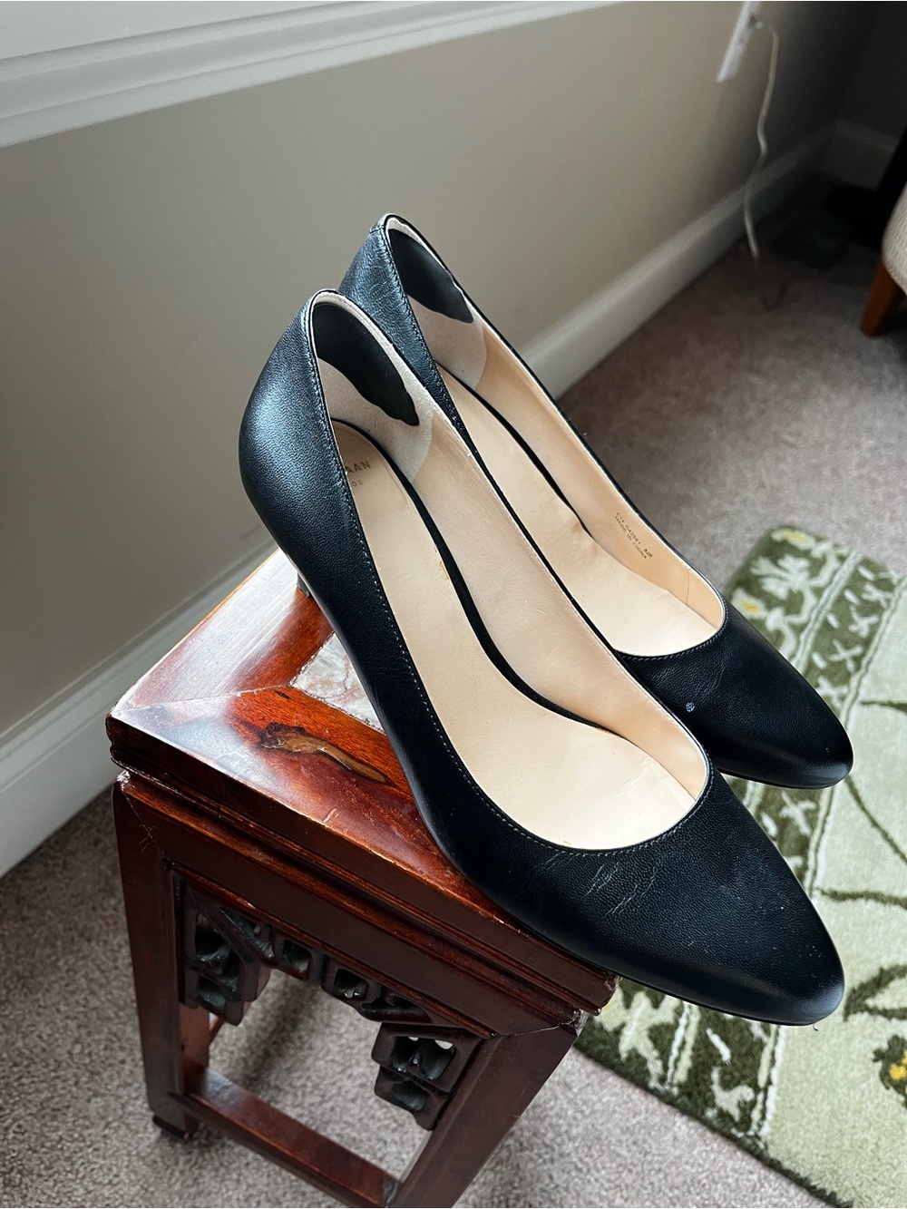 Cole Hahn Black Pointed-Toe Leather Pumps